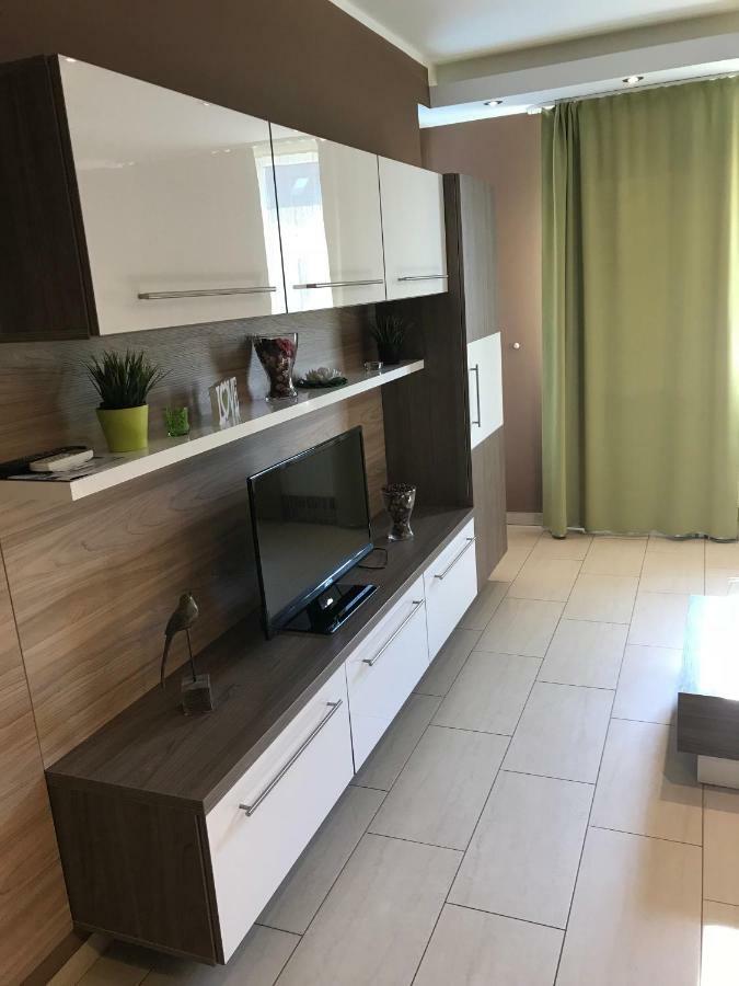 SárvárPlatina Apartman公寓 外观 照片